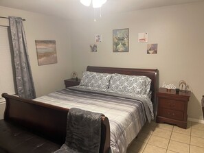 3 bedrooms, iron/ironing board, WiFi, bed sheets