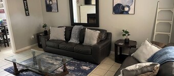 Cozy 3-bedroom condo with WiFi, AC in adorable Longview. Long stays welcomed