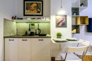 Private kitchen - Merci Apartment  - Cozy studio  (Beograd)