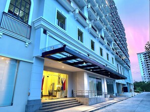 Exterior - Bring your Family & Friends to Megaworld ~ 2BR#34 (Iloilo City)
