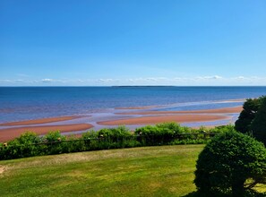 Solstolar och strandhanddukar