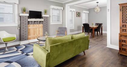 Charming 4-bedroom 3bath house in terrific Florence with WiFi, AC