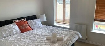 Cozy Luxurious And Spacious 4 Bed Home