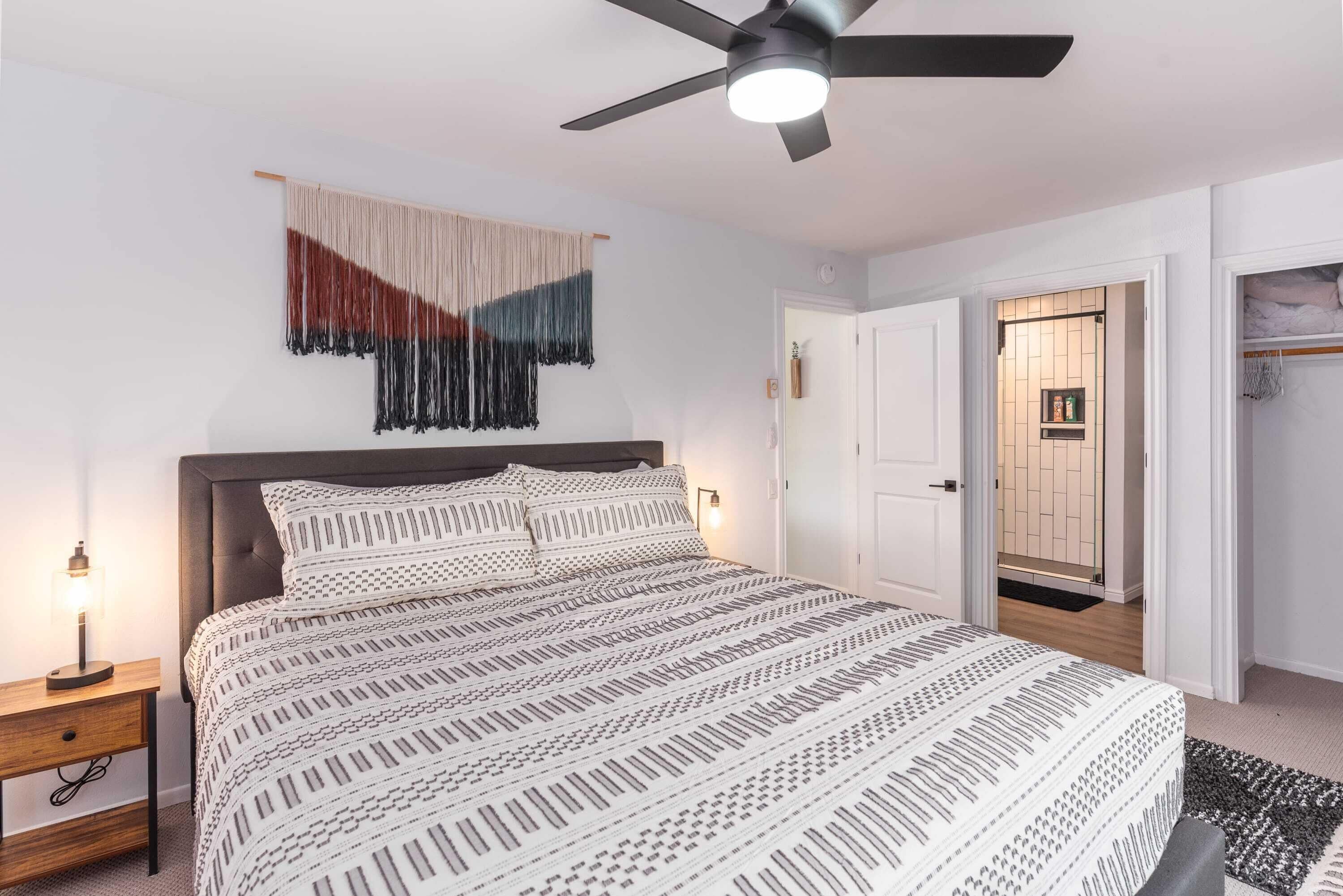 3 عدّة غرف نوم وواي فاي وملاءات أسرّة