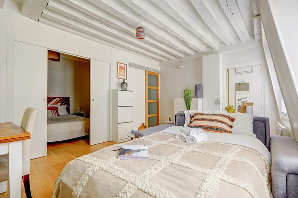1 bedroom, desk, iron/ironing board, free WiFi