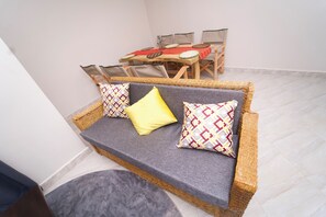 Interior - 8-bedroom bed & breakfast in Kona ya Banana Arusha with WiFi (Arusha)