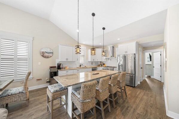 冷蔵�庫、電子レンジ、オーブン、コンロ