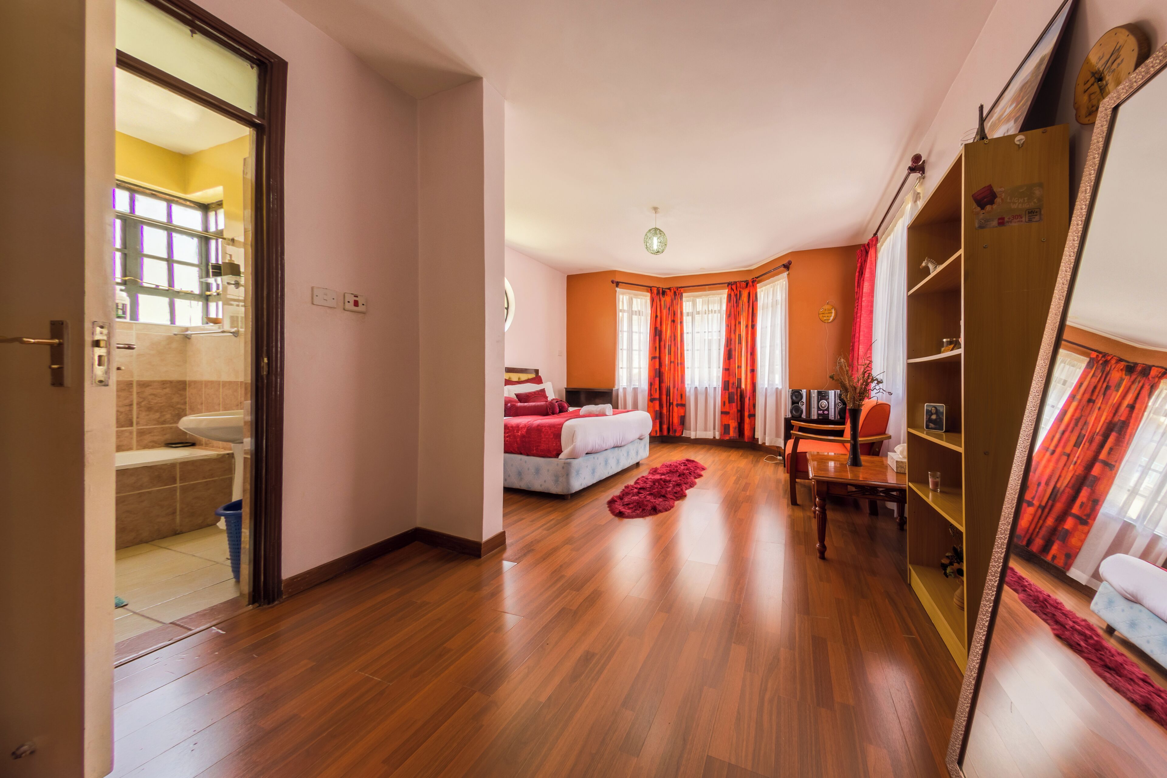 3 habitaciones, tabla de planchar con plancha y wifi gratis 