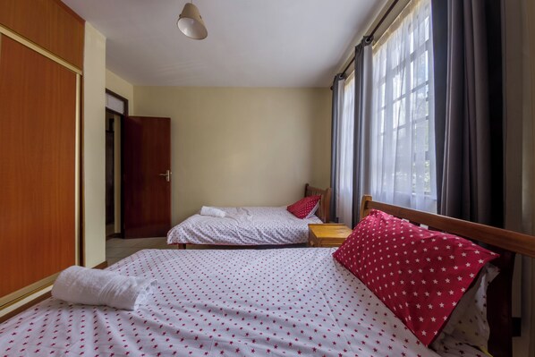 3 habitaciones, tabla de planchar con plancha y wifi gratis 