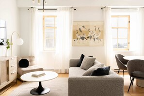 TV - Maison Rasco - Suite King (Montreal)