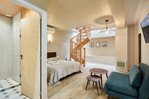 1 habitación, tabla de planchar con plancha, wifi y ropa de cama 