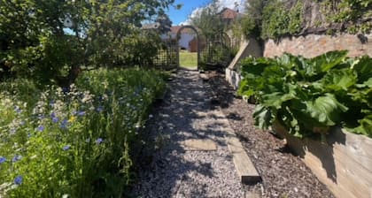 Beautifully renovated three bedroomed house with fabulous gardens