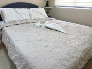 2 bedrooms, iron/ironing board, WiFi, bed sheets