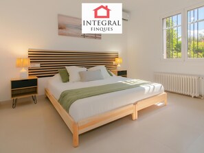 6 bedrooms, free WiFi - Large house, pool, AC, parking - 13 guests (Vall-llòbrega)
