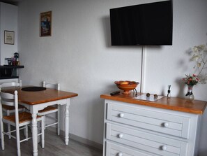 Dining - Studio Cabin 4 Pers - South & Mountain View (Font-Romeu-Odeillo-Via)