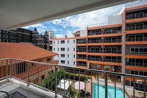 Classic Room | Balcony view - New Nordic VIP 5 by Apartwell (Pattaya)