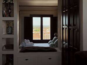 5 slaapkamers, een strijkplank/strijkijzer, wifi, beddengoed