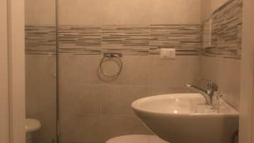 Chambre Quadruple Supérieure, vue mer | Salle de bain