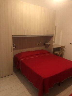 Superior Quadruple Room, Sea View | In-room safe, laptop workspace, soundproofing, free WiFi - Barone Beach Hotel (Rimini)