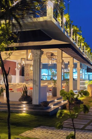 Restaurant - Uppuveli Beach by DSK (Trincomalee)