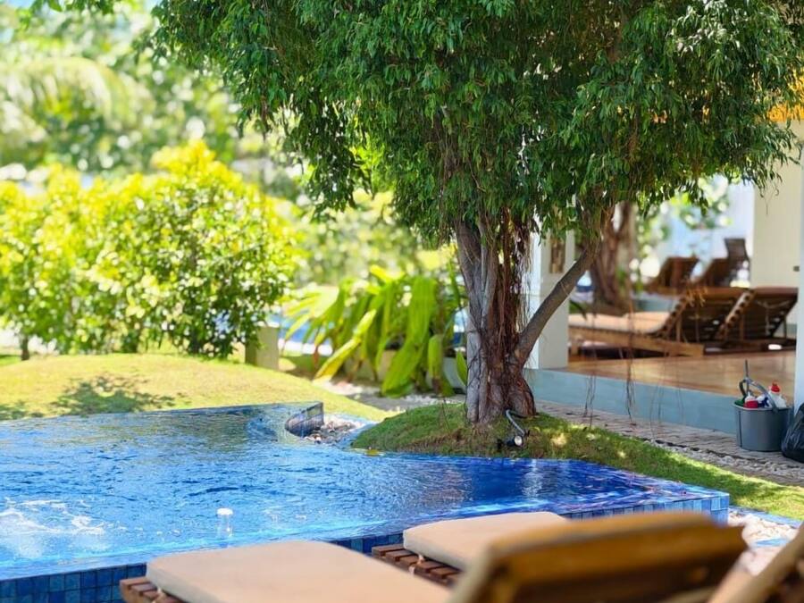 Beach Bliss with Private Pool | Hypo-allergenic bedding available, minibar, in-room safe, desk