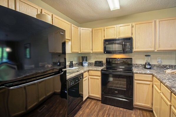 Microwave, dishwasher