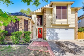 Interior - Spacious San Antonio Home: Google Fiber, Game Room (San Antonio)