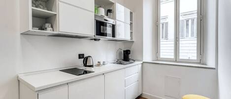 Kühlschrank, Esstisch