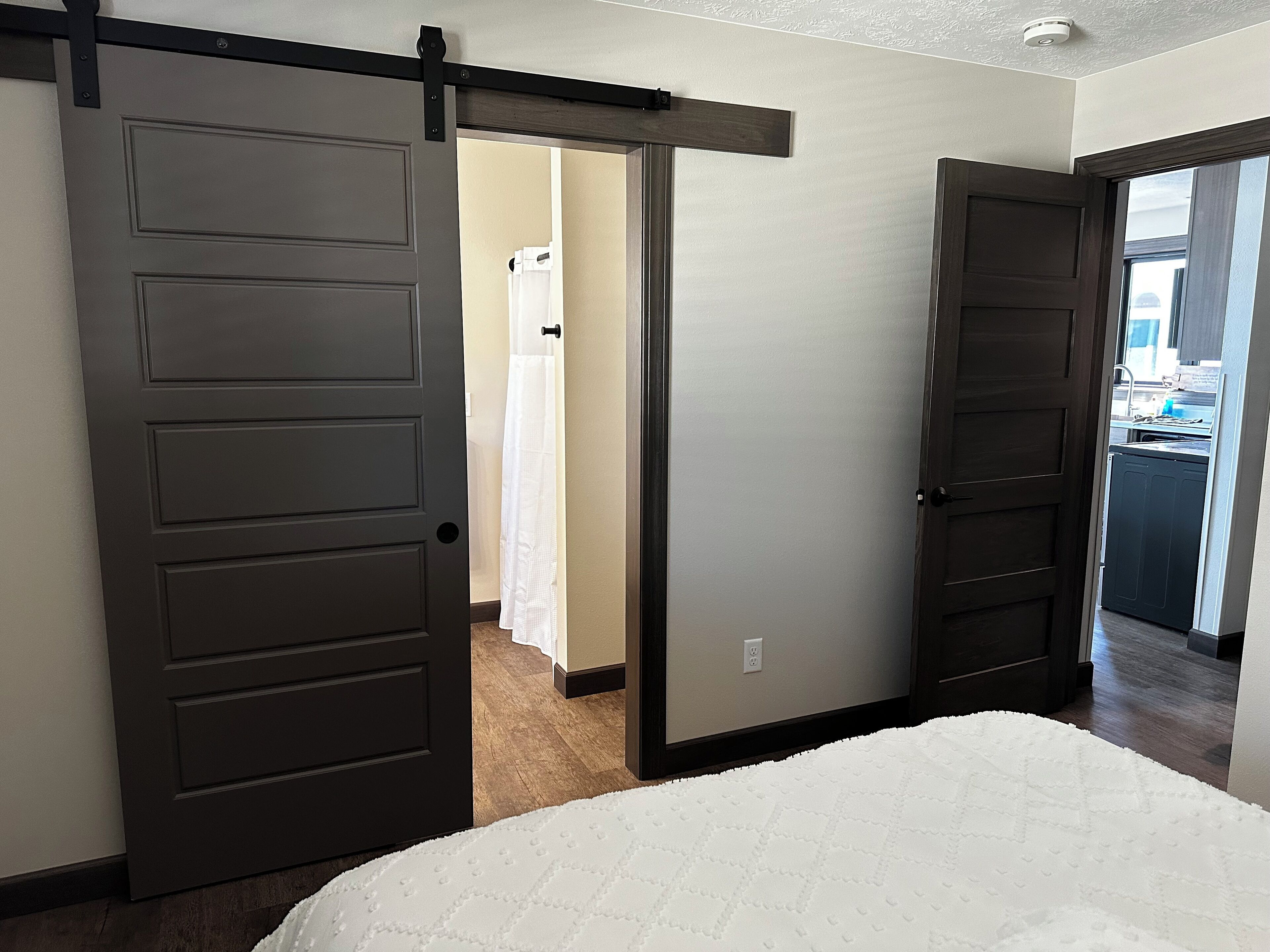 4 bedrooms, WiFi, bed sheets