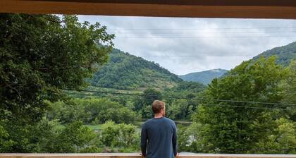 Riverview Retreat - house with sauna in the New River Gorge National Park!