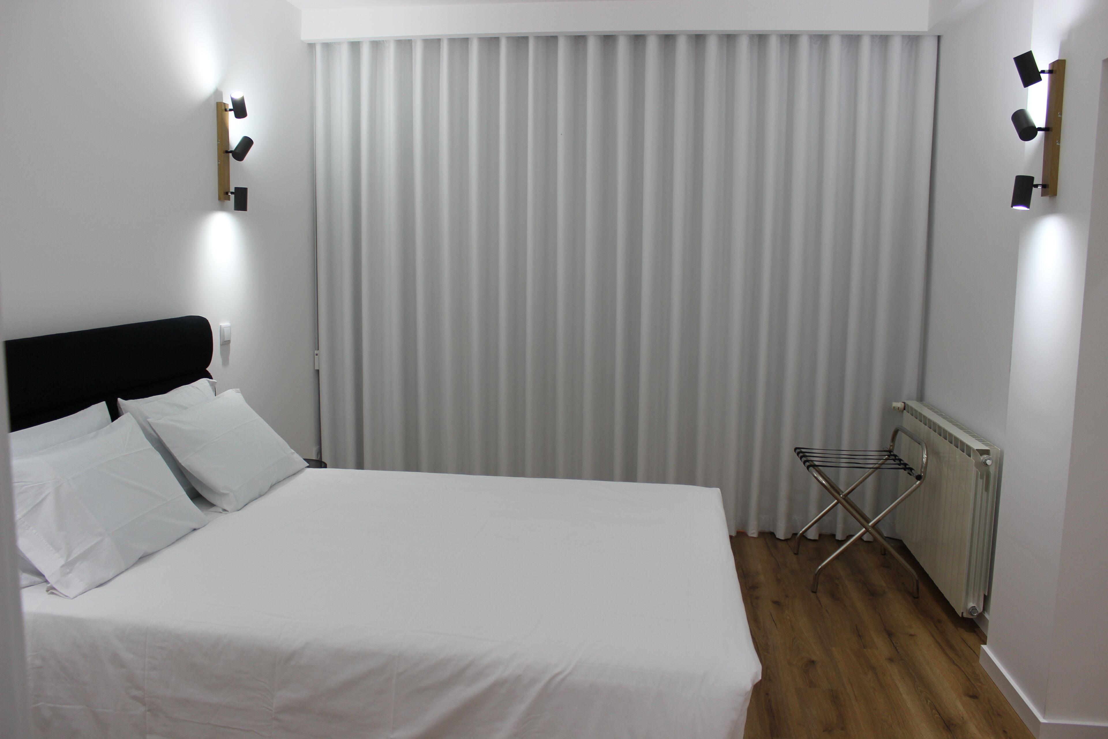 9 bedrooms, free WiFi, bed sheets