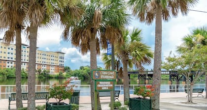 Haven Harbor Getaway
