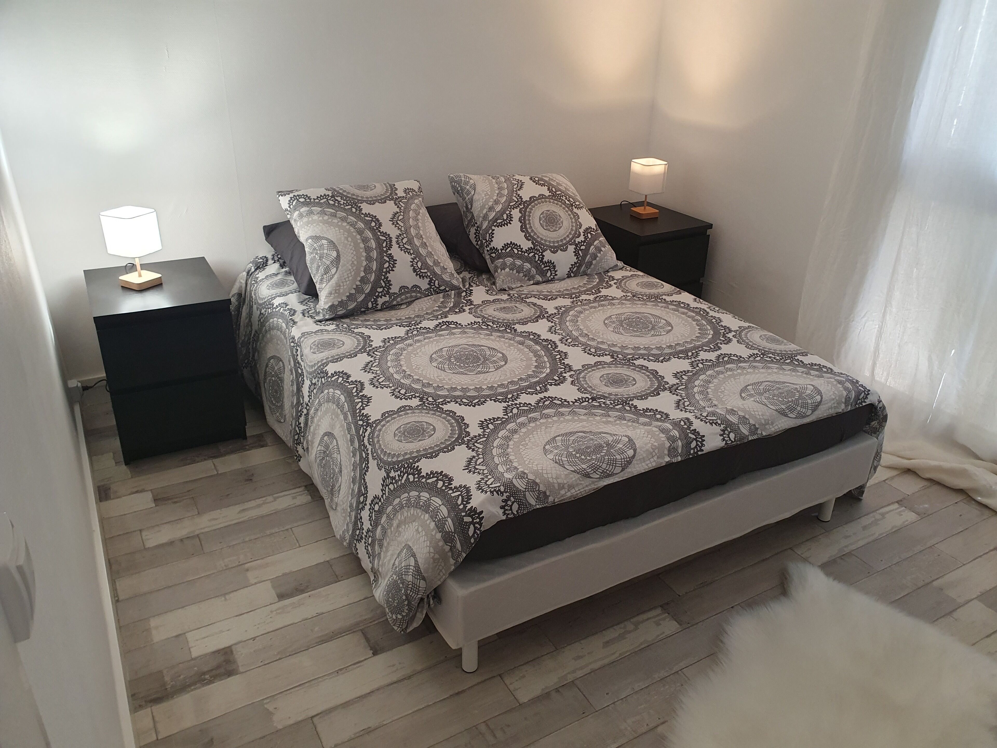 2 slaapkamers, een strijkplank/strijkijzer, gratis wifi, beddengoed