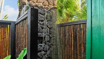 House, 3 Bedrooms | Property grounds