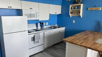 Condo, 2 phòng ngủ | Bếp riêng