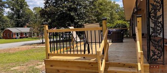 Relaxing 3 BR, 2 Bath Retreat Near ECU – Perfect for Families & Sports Fans!