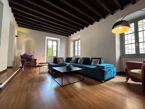 Living area - Villa Magnolia - With Garden in the Center of Como (Como)