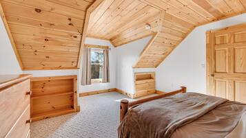 5 bedrooms, iron/ironing board, free WiFi, bed sheets