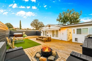 Outdoor dining - 20% Off 3/2-4/30! 30+ Night Stay Ojai Valley Home (Ojai)