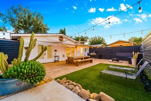 Outdoor dining - 20% Off 3/2-4/30! 30+ Night Stay Ojai Valley Home (Ojai)