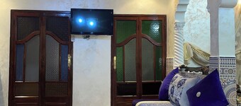 Évasion Ensoleillée Familiale à Hay Hassani Près de la Gare, Marrakech