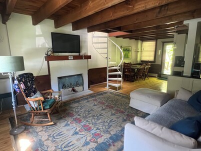 The Quechee Acorn! Cozy 2-bedroom condo near amazing amenities!