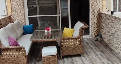 Cozy 2-bedroom, living room, garden, house in Marmaris with AC, WiFi, Netflix