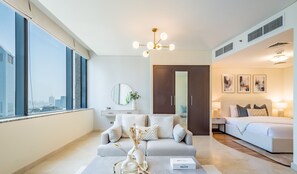 Een strijkplank/strijkijzer, gratis wifi, beddengoed