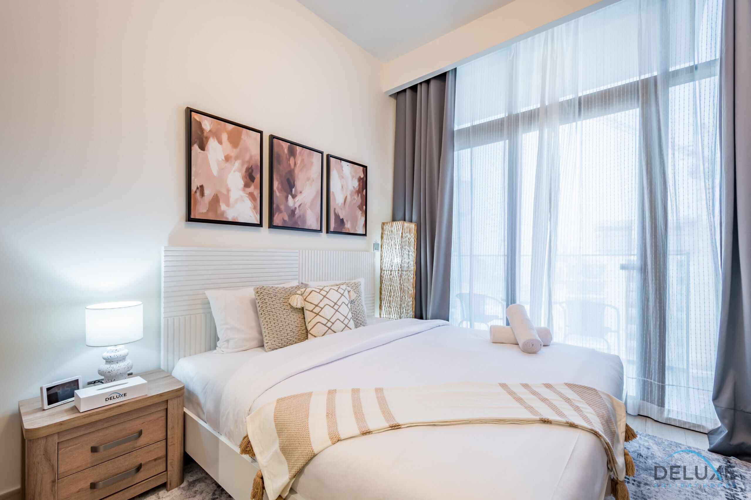 خزنة داخل الغرفة ومكواة/لوح كي وواي فاي مجانًا وملاءات أسرّة