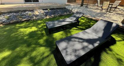 Maison au calme, piscine, terrain de pétanque entre les Cévennes et la Mer