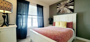 3 habitaciones, tabla de planchar con plancha, wifi y ropa de cama