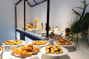 Sudah termasuk sarapan lengkap setiap hari