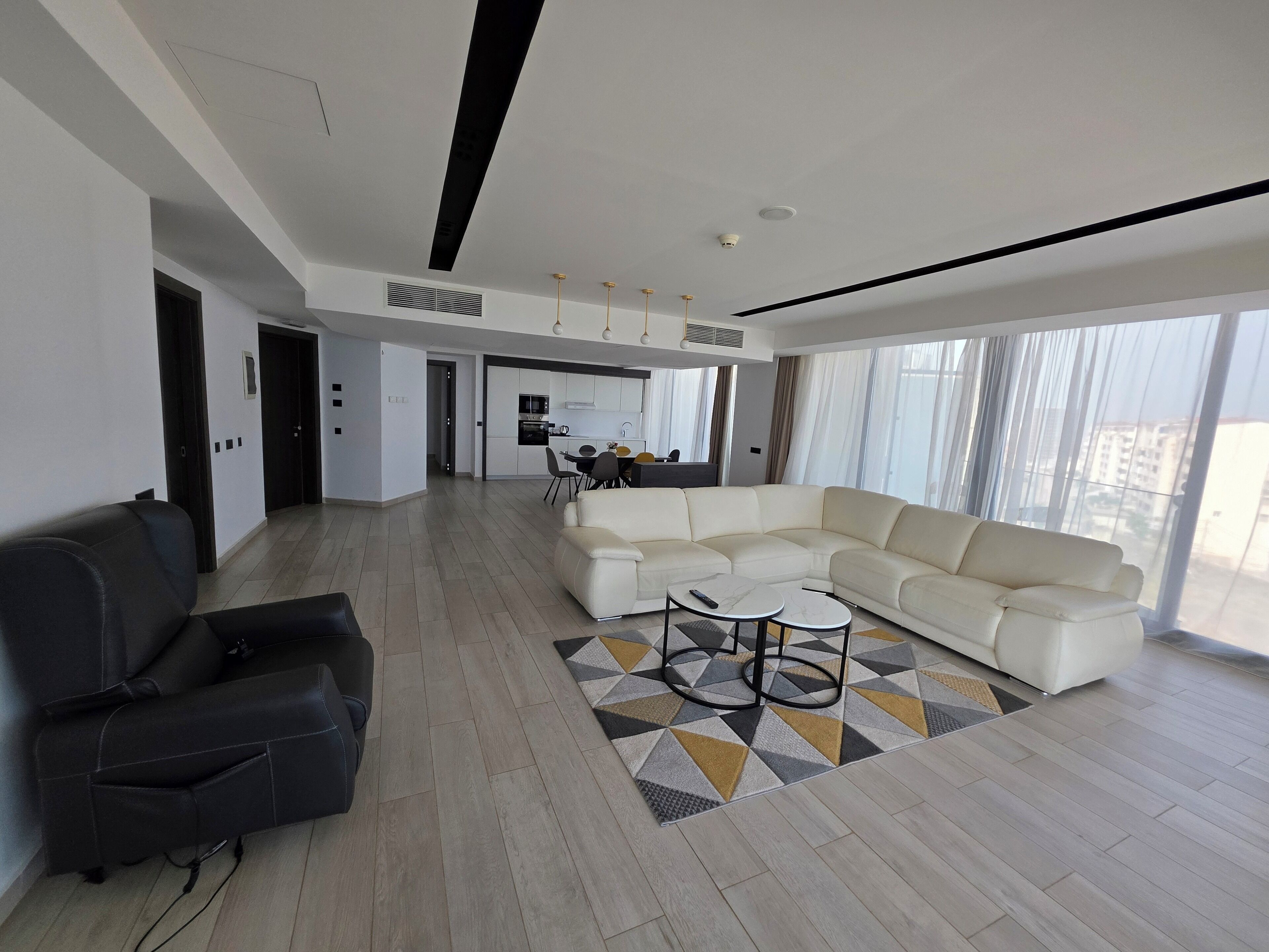 Apartamento panorámico | Minibar, caja fuerte, cortinas opacas y sistema de insonorización