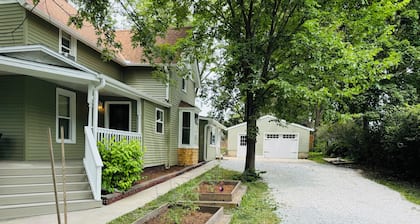Charming 3-bedroom house in quiet residential neighborhood